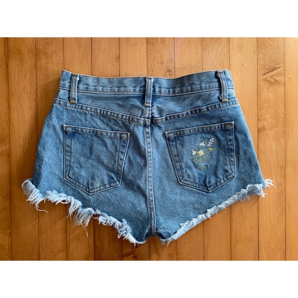 Brandy Melville Pants - Brandy Melville Adrian Bouquet Embroidered Shorts